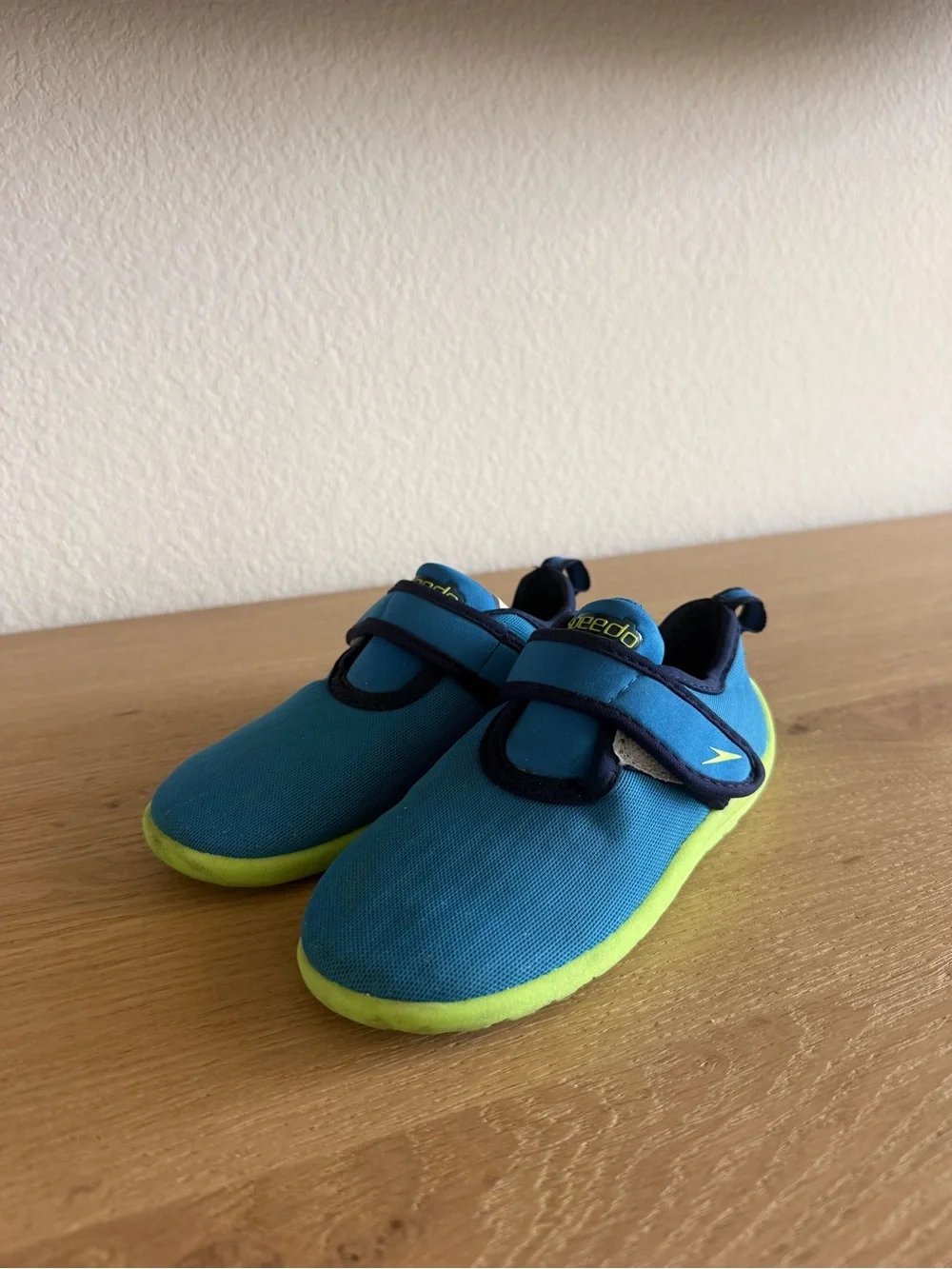 Speedo water shoes